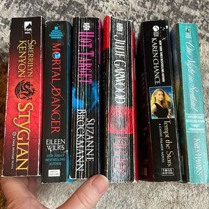 6 romance novels/paranormal romance novels/period romance novels